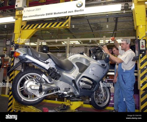 Dpa Mechanics Of The Bmw Motorbike Factory In Berlin Finish The One