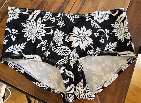 HIPSTER BIKINI BYXA mkt fint skick svart vit Köp på Tradera