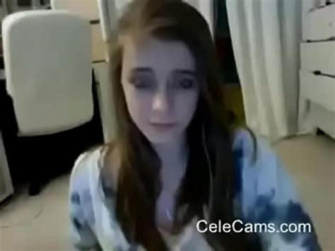 Teen Masturbates With Carrot XVIDEOS