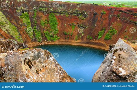 Cratera Do Vulc O De Kerid Foto De Stock Imagem De Paisagem 144505000