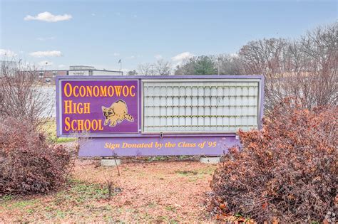 For Rent Oconomowoc School Apartments 623 Summit Ave Oconomowoc Wi