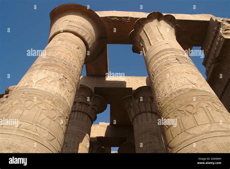 Columnas en el templo de Kom Ombo Egipto Fotografía de stock Alamy