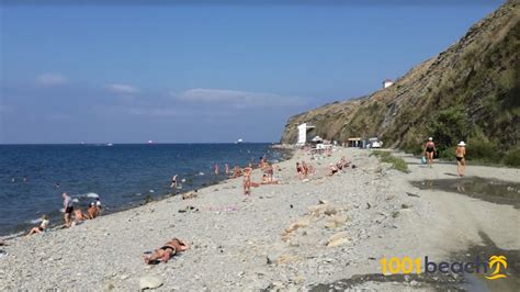 Пляж Высокий берег (Vysoki Bereg beach) 