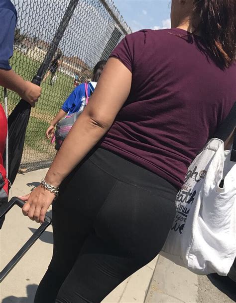 Latina Soccer Mom On All Fours Vtl Page Spandex Leggings Yoga Pants Forum