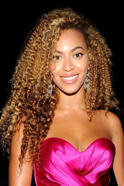 Pin By I MObsessed On Queen Bey Beyonce Blonde Beyonce Curly