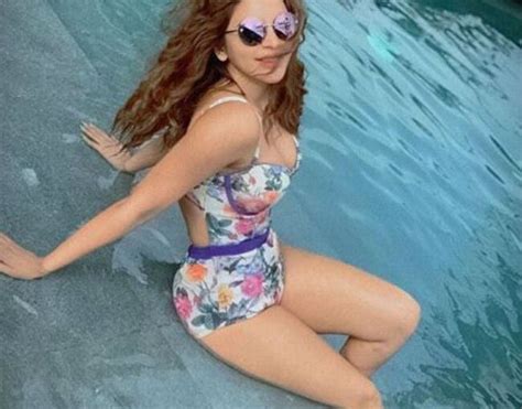 Shama Sikander Looks Hot And Sexy