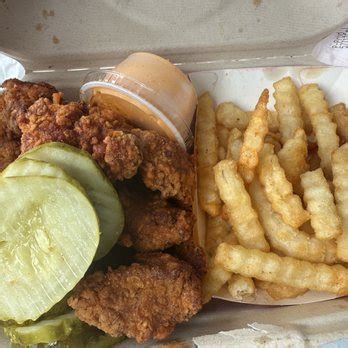 DAVES HOT CHICKEN Updated October 2025 87 Photos 36 Reviews 7915 Brewerton Rd Cicero