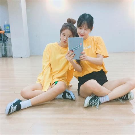 cosmic girls korean girl groups fashion