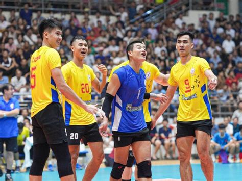 Các đội bóng chuyền nam cạnh tranh gay gắt tại giải bóng chuyền VĐQG 2024