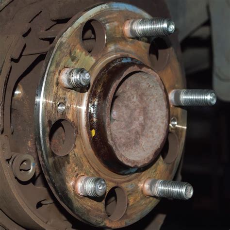 how much does it cost to replace lug nut studs