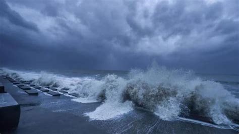 Cyclone Biparjoy To Intensify Further In Next 48 Hrs Imd Issues Heavy