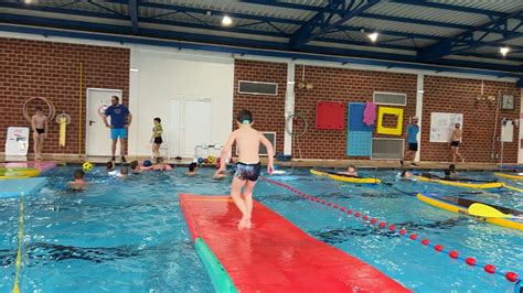 La Piscine En Famille Sarralbe Youtube