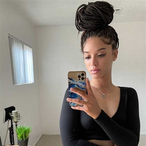 A Bl Ssy OnlyFans Nude And Photos