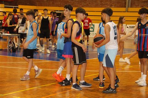 Campeonato solidario de baloncesto en el Pabellón Municipal: Encesta
