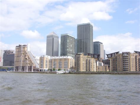 File:Canary Wharf 1.JPG - Wikimedia Commons