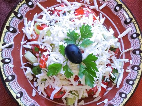 Schopska Salat Eine Sommerliche Spezialität Aus Der Bulgarischen Küche