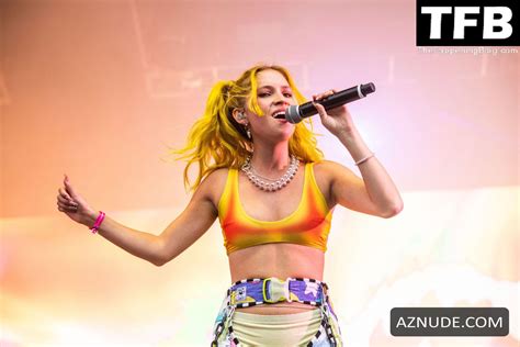 Claudia Bouvette Sexy Seen Flaunting Her Hot Figure On Stage At The Festival De Quebec Aznude