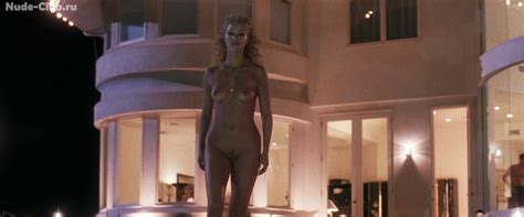 Elizabeth Berkley Naked 5 Photoa The Fappening