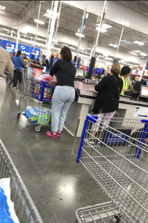 Yong Milf With An ASS Tight Jeans Forum