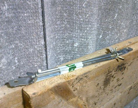 01 установил крепление аккумулятора — Daewoo Sens, 1,3 л, 2004 года ...