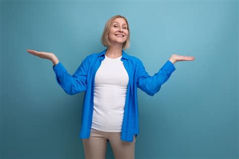 Premium Photo Portrait Of Cheerful Blonde S Woman In Casual Stylish