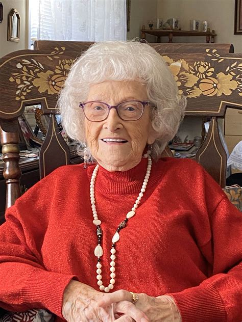 Krantz-McNeely Funeral Home: Compassionate Community Memorials 3