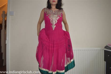 Sexy Indian Bhabhi Showing Hairy Desi Pussy Indian Girls Club