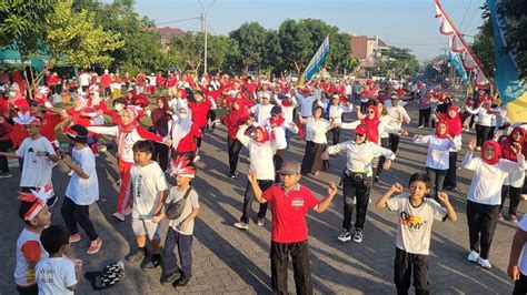 Semarak Peringati Hut Ri Ke Warga Di Sidoarjo Gelar Senam Dan Jalan