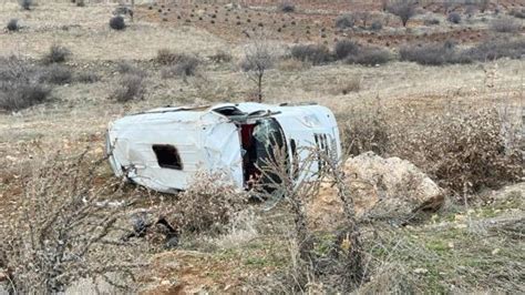 Mardin De Korkun Kaza Renci Servisi Arampole Yuvarland Yaral