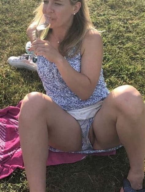 Girls Upskirt Porn Pictures X Foto Porn