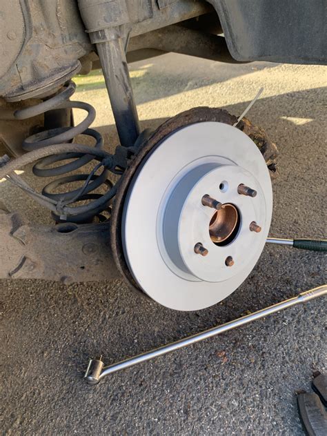 Меняем задние диски/колодки и направляющие пальцы, Chevrolet Cruze 1.8 ...