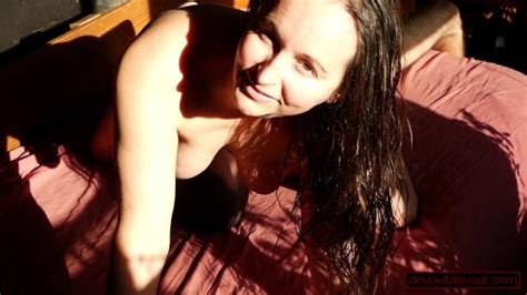 Brune MILF Orgasmes Facesitting Homme Poilu Face À La Caméra Pornhub