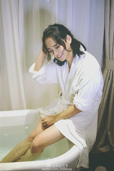 Hot girl trong bồn tắm cực sexy sẽ khiến bạn ngã ngửa khi biết được sự thật