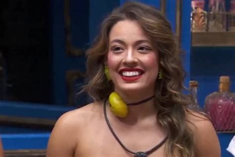 Beatriz Reis Do Bbb 24 Volta Ao Brás E é Recebida Com Festa Após