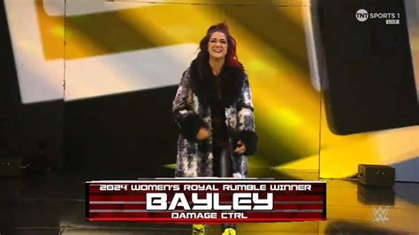 Bayley Entrance Wwe Monday Night Raw January Youtube