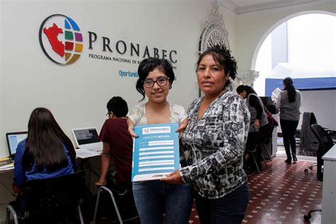 Joven Con Discapacidad Gana Beca Para Estudiar Psicolog A En La