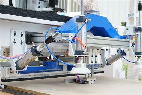 Автоматические деревообрабатывающие станки с ЧПУ пилой для резки и ...