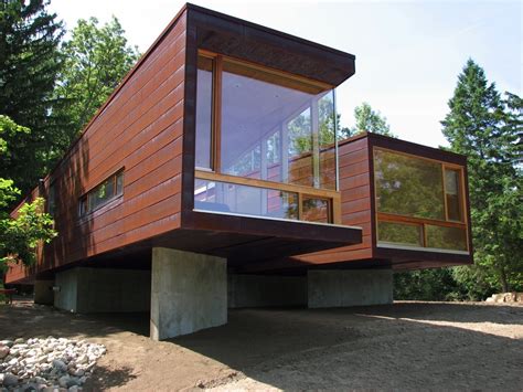 eco friendly home design ideas  koby cottage  michigan