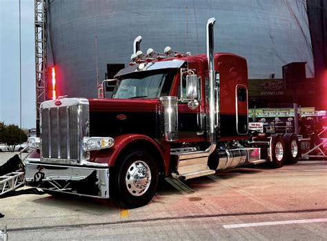 A Legend It Bilt The New Peterbilt 589 Hunter Truck