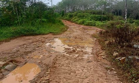 Jalan Rusak Di Gunung Gede Lebak Tak Kunjung Diperbaiki KUPAS MERDEKA