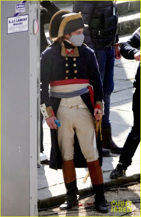 Photo: joaquin phoenix gets into character as napoleon filming new ...