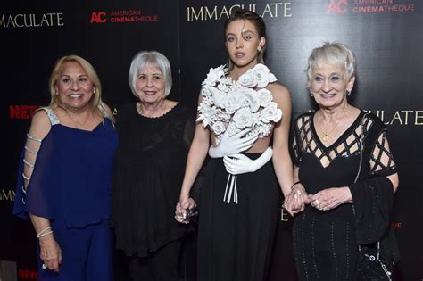 See Sydney Sweeney S Sculptural Naked Top