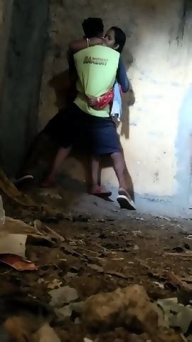 DesHI PUBLICPLACE Indian Bhabhi Standing Sex