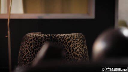 Lesbian PI Seduce And Licks Clients Wife To Prove Infidelity