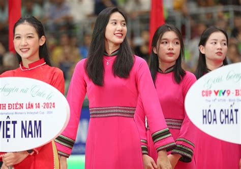 Hot Girl B Ng Chuy N U Vi T Nam G Y S T Tr C Clb Nh T B N C Qu N S M Ch N C