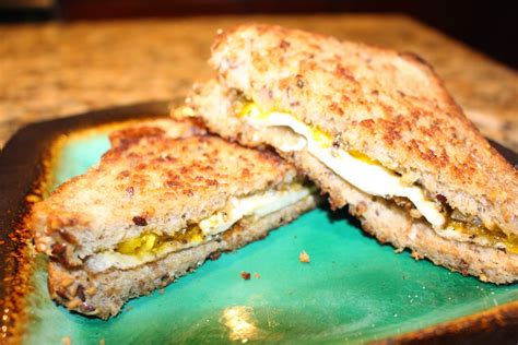 Kitchen Cheetahs: Super Easy & Delicious Fried Egg Sandwich