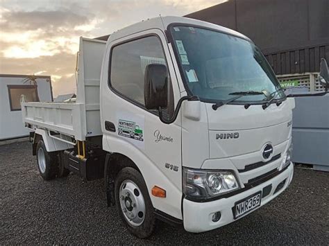 Our Fleet Yasmin Xena Sasha And Helga Northwest Truck Rentals Auckland