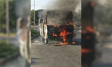 Se incendió camioneta en la Intercomunal Maracay Turmero