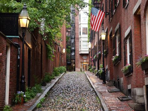 Boston Walking Tour: Boston's Classic Tour since 1976