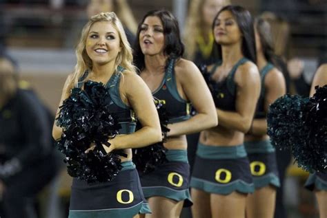 Oregon Cheerleaders Hot Cheerleaders Cheerleading Football Cheerleaders